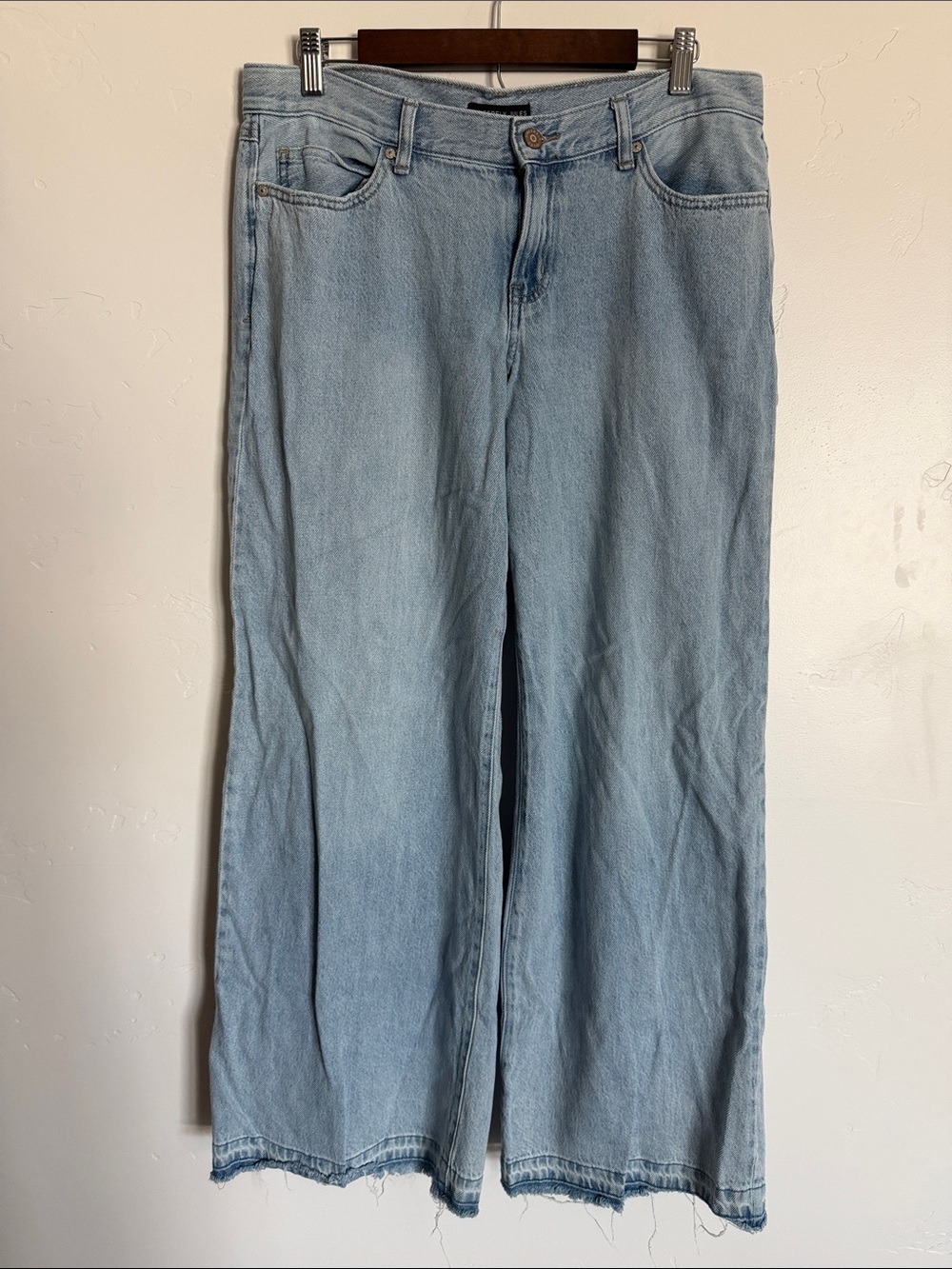 Sincerely Jules Light Blue Wide-Leg Jeans 29x30 Frayed Hemline
